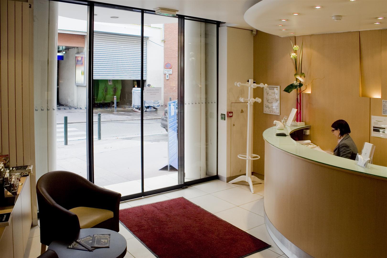 Hotel Ours Blanc - Victor Hugo Toulouse Bagian luar foto
