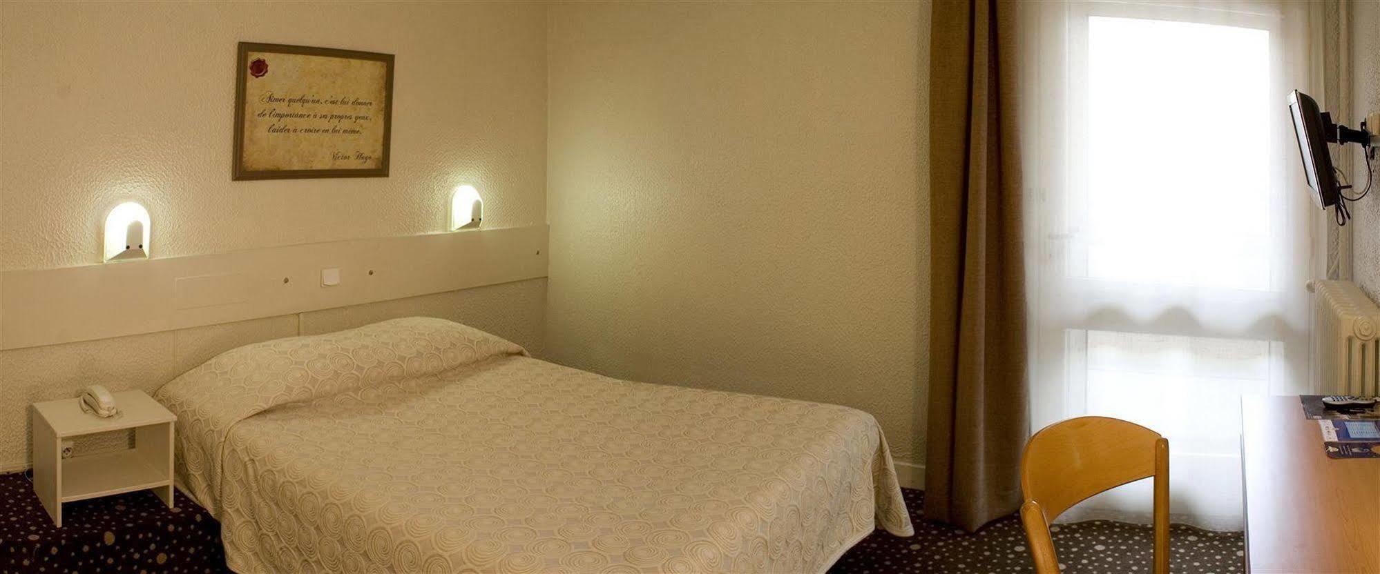 Hotel Ours Blanc - Victor Hugo Toulouse Bagian luar foto