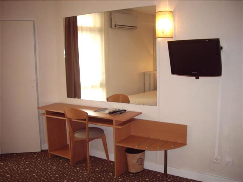 Hotel Ours Blanc - Victor Hugo Toulouse Bagian luar foto